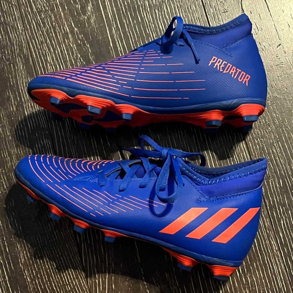 Adidas Predator soccer youth cleats